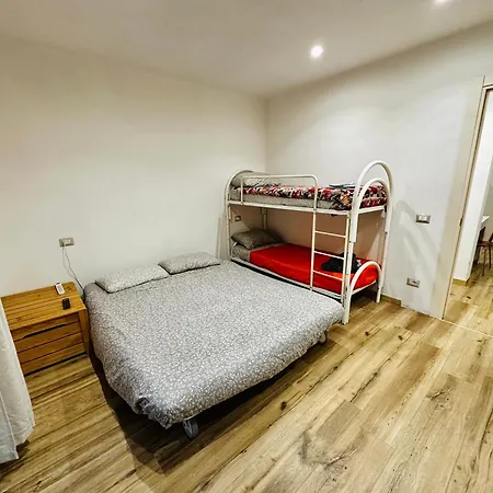 Cats & Breakfast Apartment